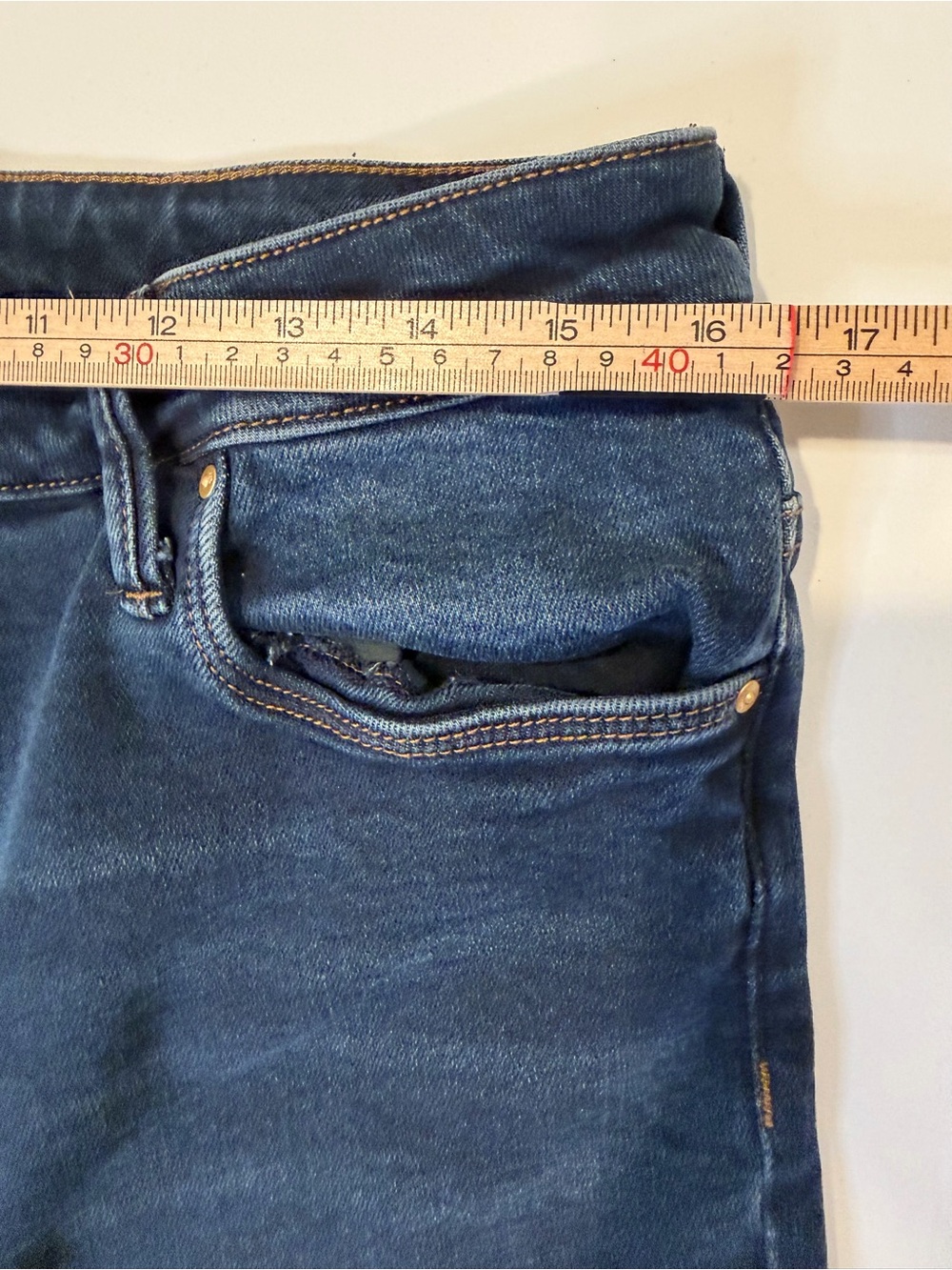 Kut from the Kloth Charlize Cigarette Leg Dark Blue Jeans size 12 - Picture 6 of 7